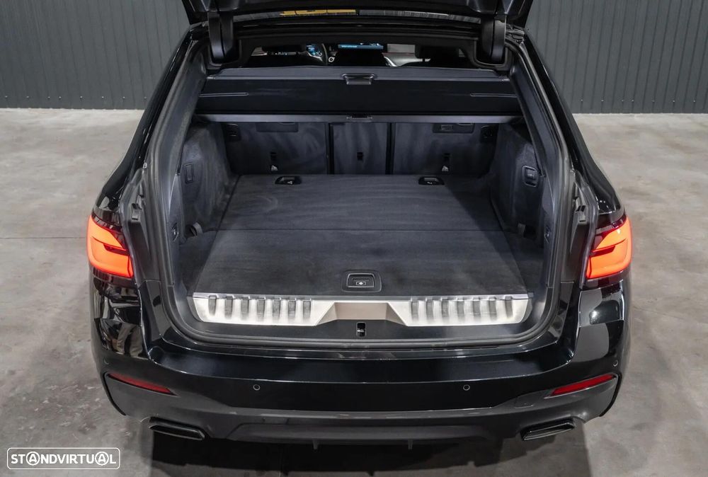 BMW 530 e Pack Desportivo M - 49