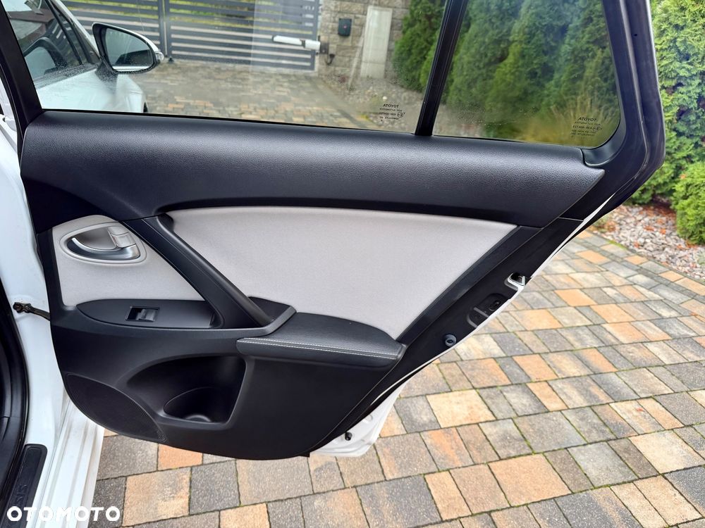 Toyota Avensis Touring Sports 1.8 Executive - 26