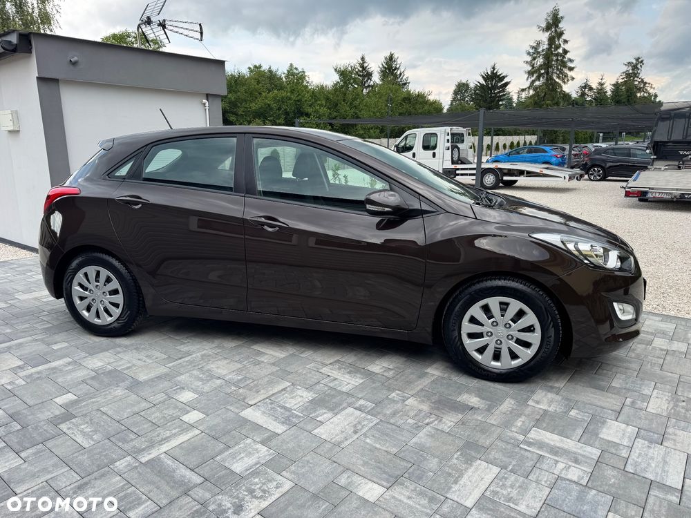 Hyundai i30 blue 1.4 Style - 5