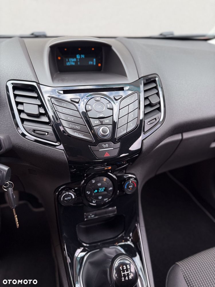 Ford Fiesta 1.0 EcoBoost Titanium - 36