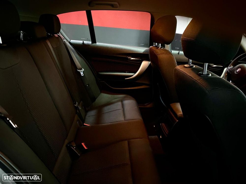 BMW 116 d Sport Line - 26