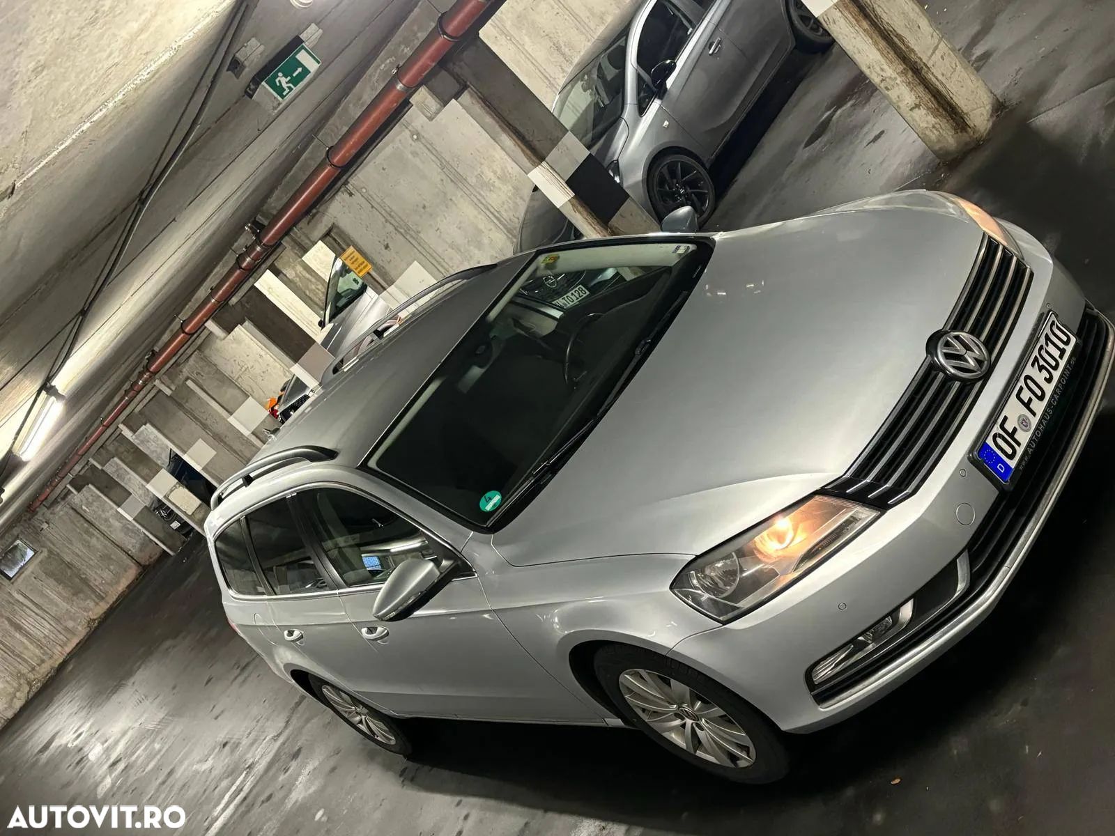 Volkswagen Passat - 1