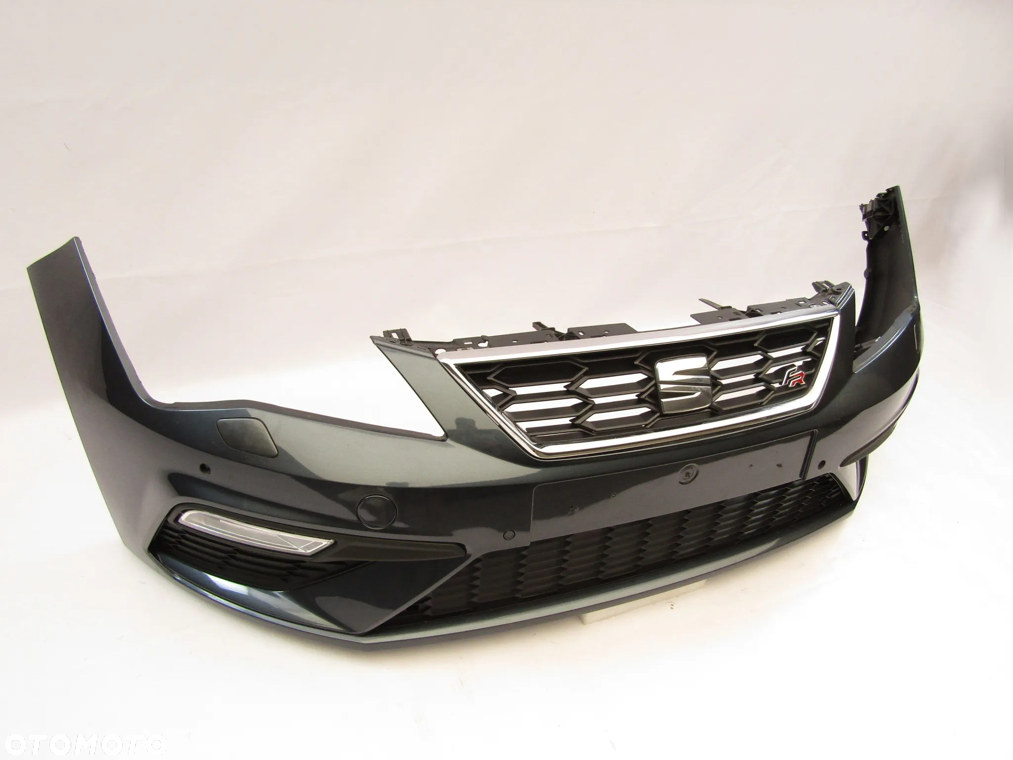 Zderzak przedni Seat Leon FR 17 - 20 Sprysk./ Pdc-4 Lakier LC7V - 15