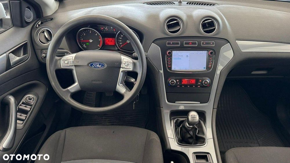 Ford Mondeo - 35