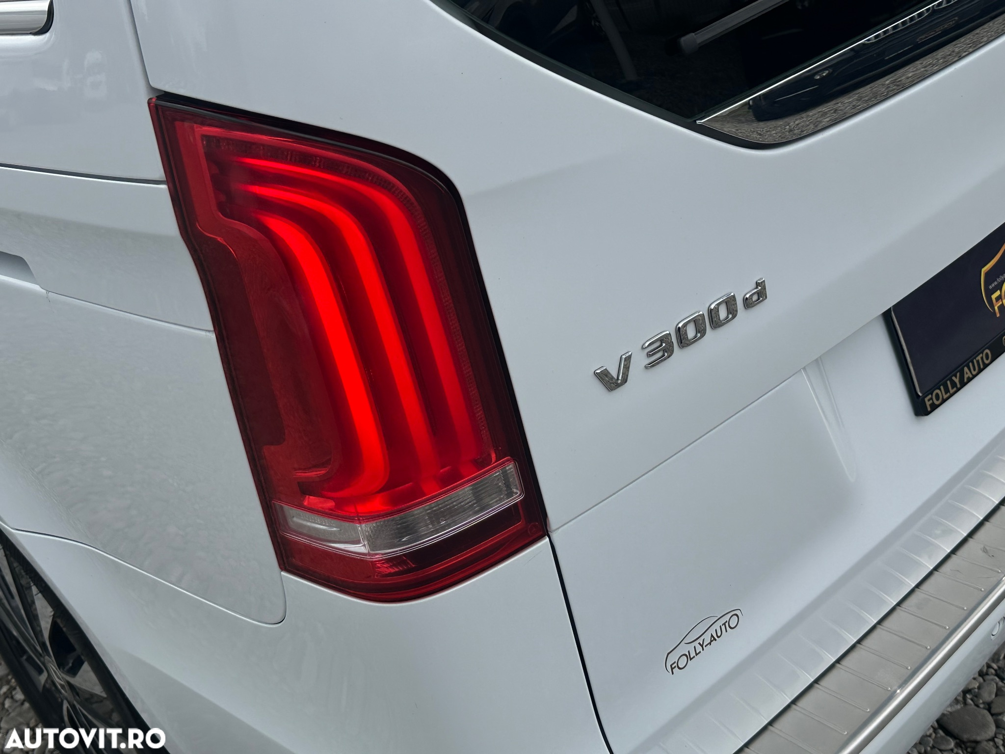 Mercedes-Benz V 300 d lang 9G-TRONIC Avantgarde - 36