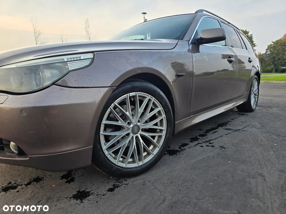 BMW Seria 5 525d - 2