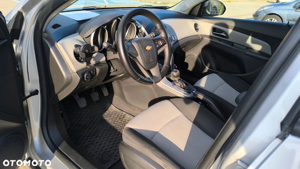 Chevrolet Cruze - 9