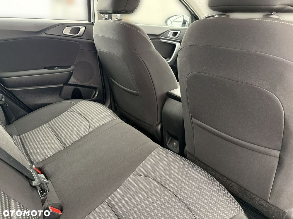 Kia Ceed - 24
