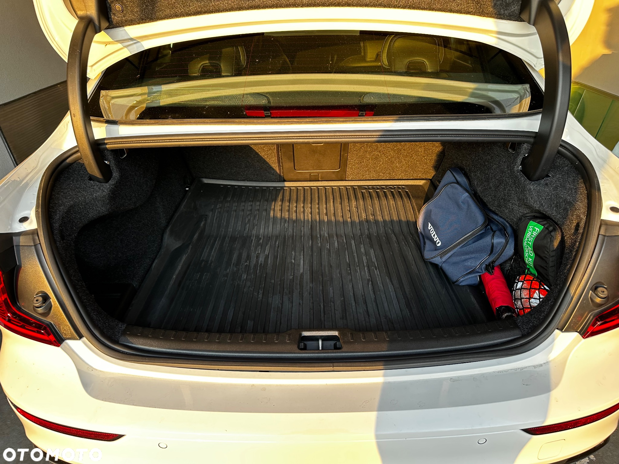 Volvo S60 B4 B R-Design - 18