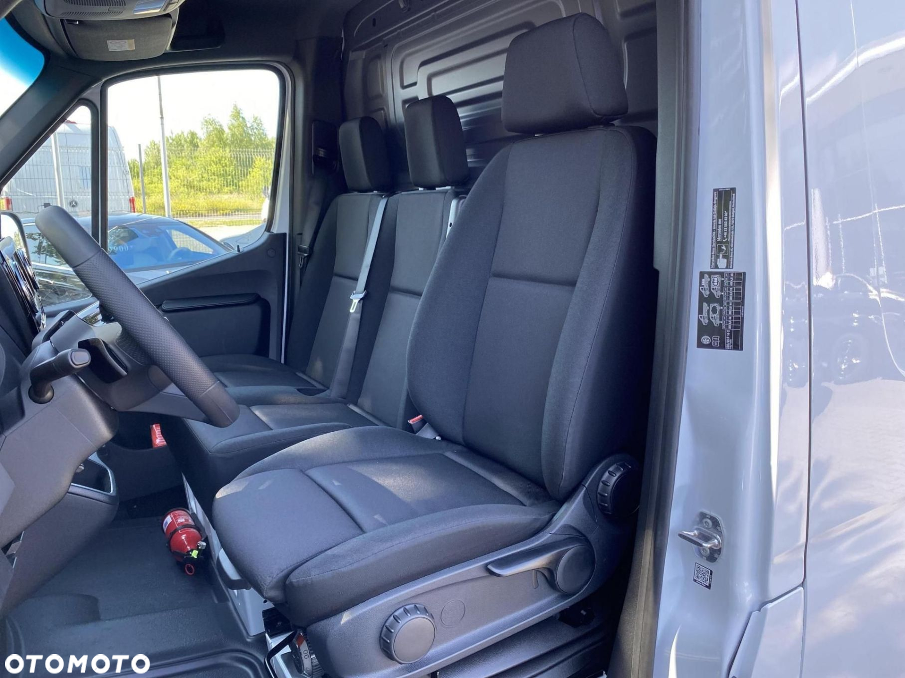 Mercedes-Benz Sprinter - 11