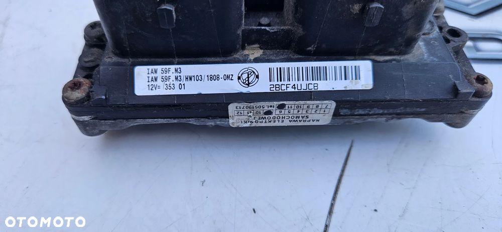 Fiat Punto II 2 1.2 8V 44 Kw 60 Km 188A4000 Zestaw startowy do odpalenia auta komputer 73501283 skrzynka bezpieczników 46760249 licznik 46812961 skrzynka bezpieczników BSI 46795988  Stacyjka z kluczykiem - 5