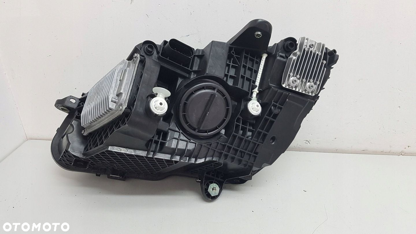 Mercedes C W205 Prawa Lampa przednia przód EU oryginał - 6