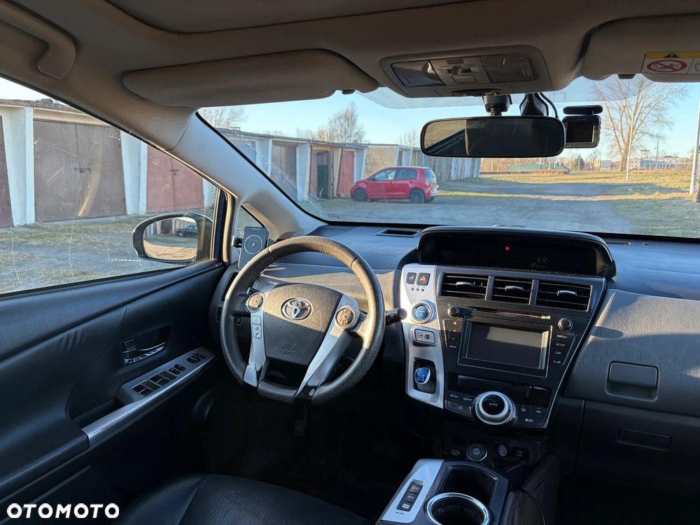 Toyota Prius+ (Hybrid) - 7