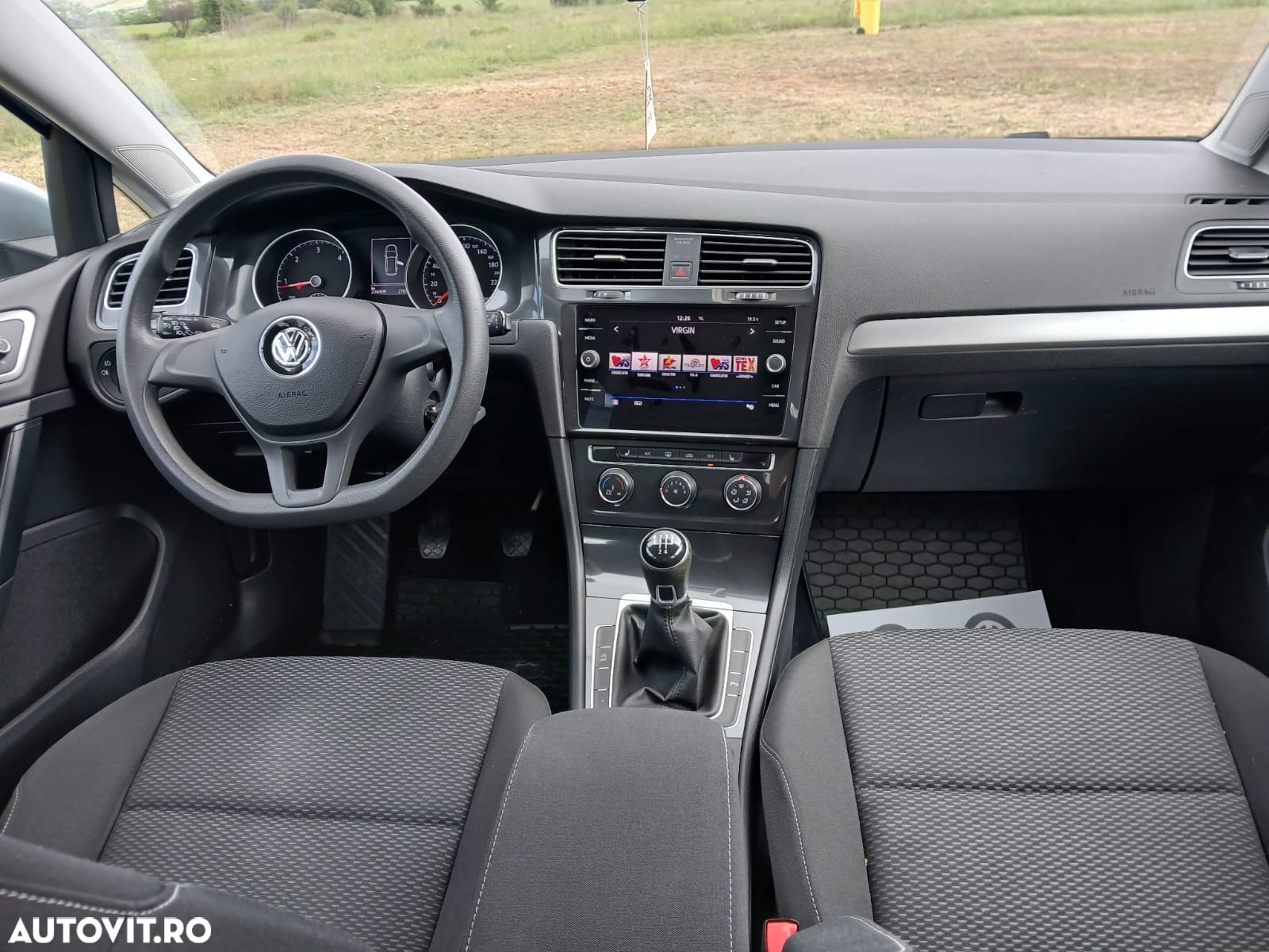 Volkswagen Golf 1.6 TDI Comfortline - 9