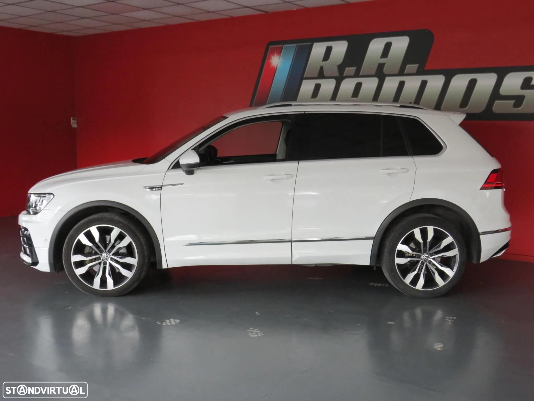 VW Tiguan 2.0 TDI R-Line DSG 4Motion - 9
