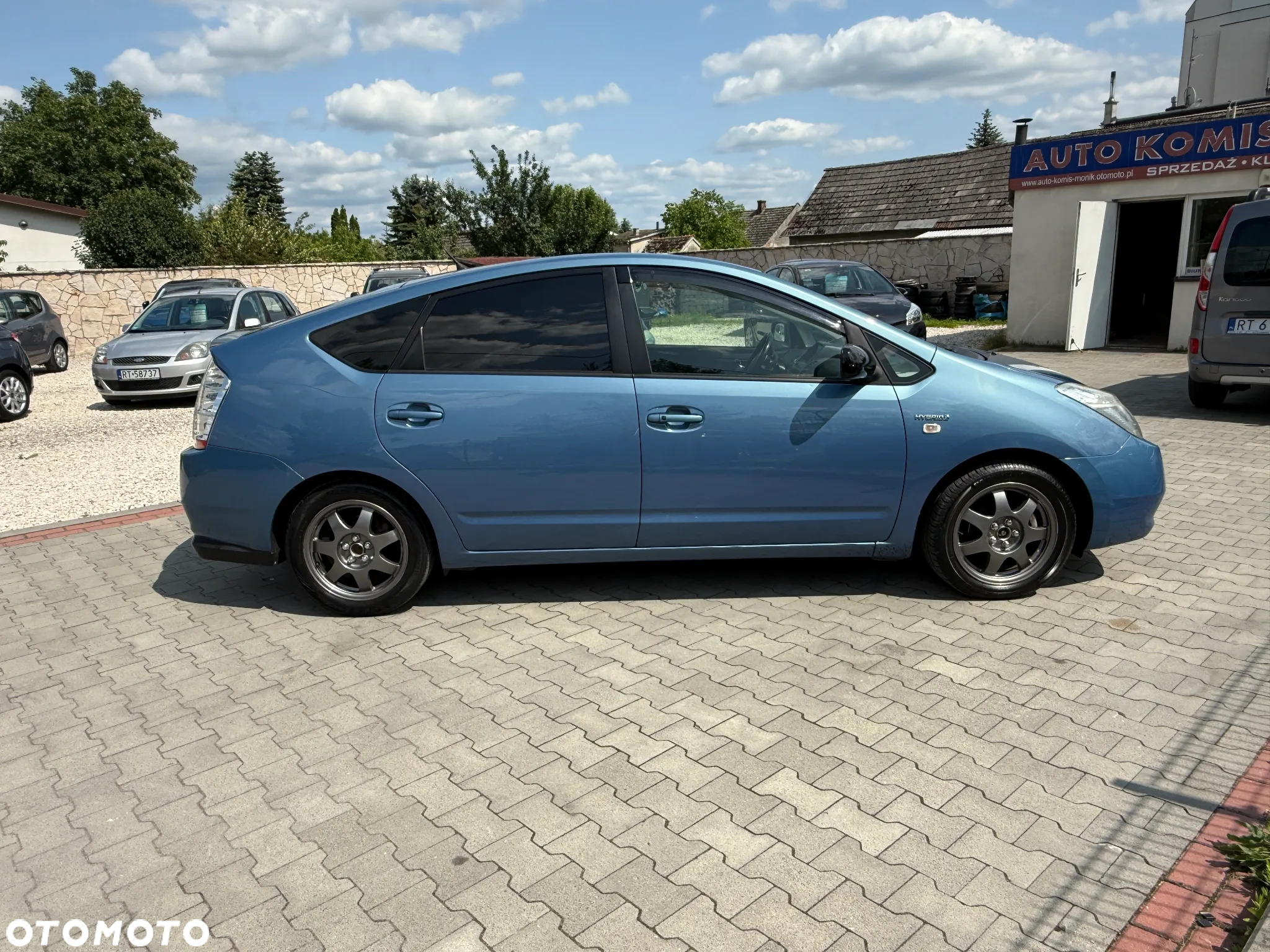 Toyota Prius (Hybrid) Executive - 15