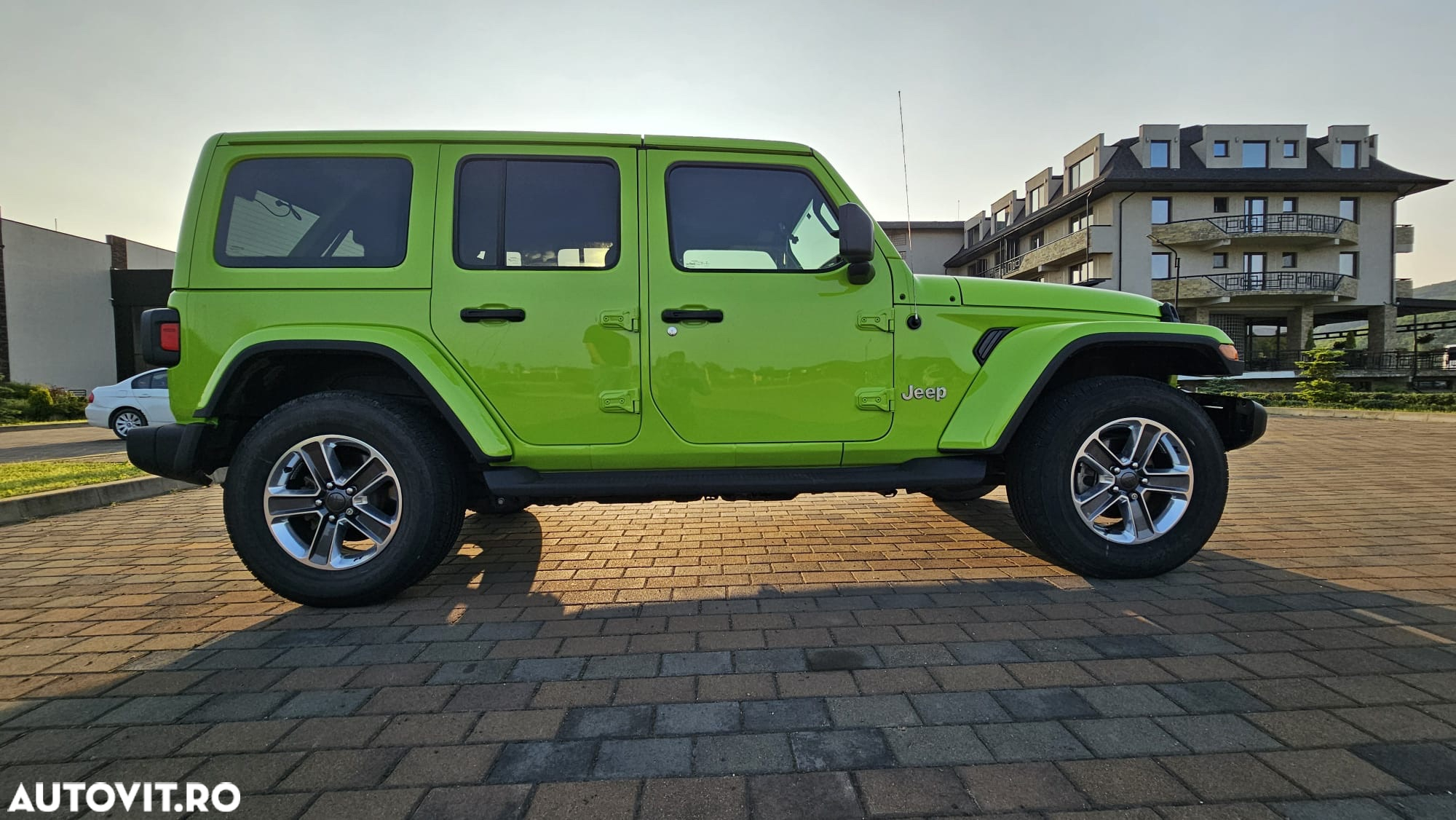 Jeep Wrangler Unlimited 2.0 Turbo AT8 Sahara - 16