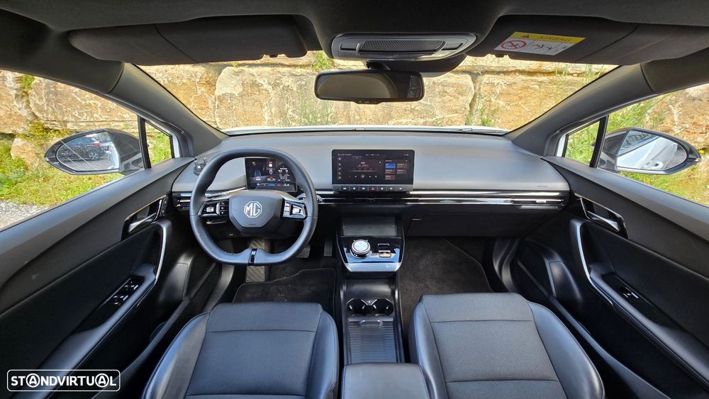 MG MG4 64 kWh Luxury - 9