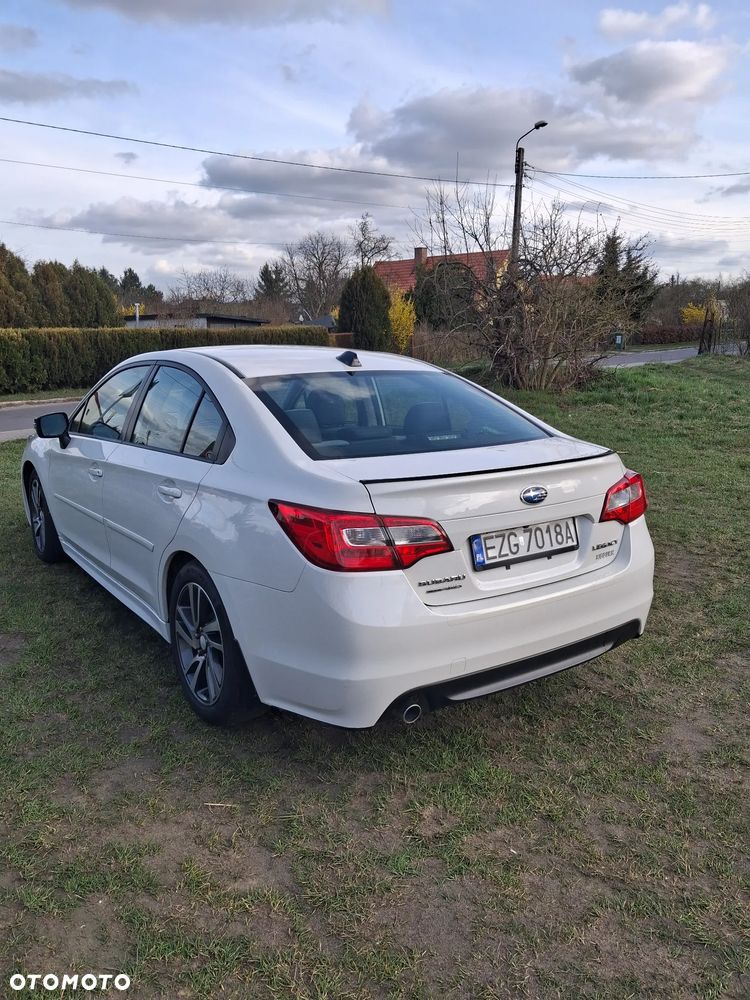 Subaru Legacy 2.5i Sport - 16