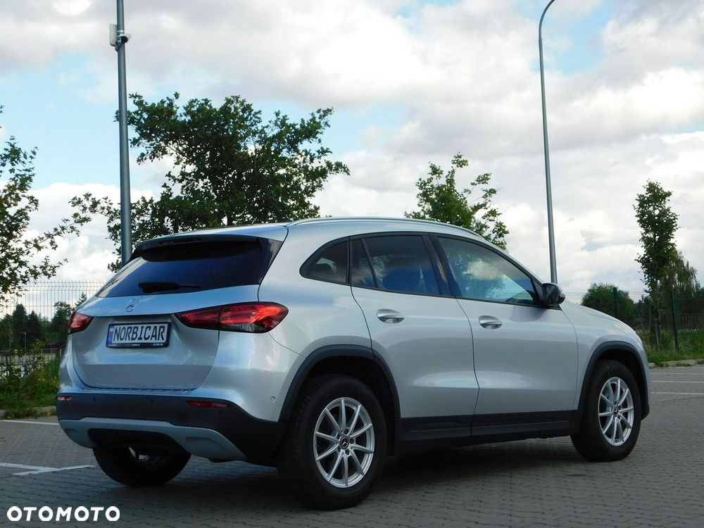 Mercedes-Benz GLA - 5