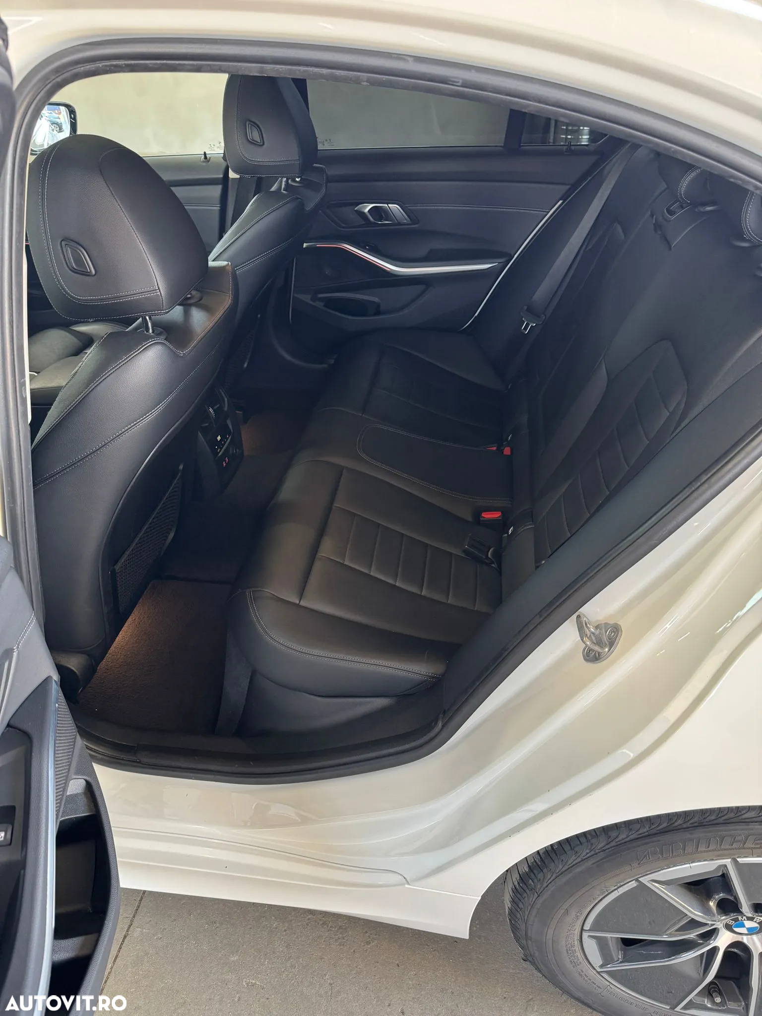 BMW Seria 3 320d AT MHEV - 27