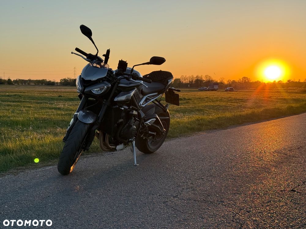 Triumph Street Triple - 1