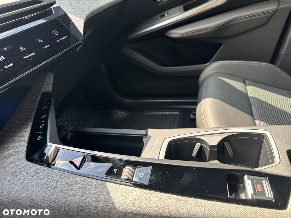 Peugeot 3008 1.2 PureTech mHEV Allure Pack S&S e-DCS6 - 26