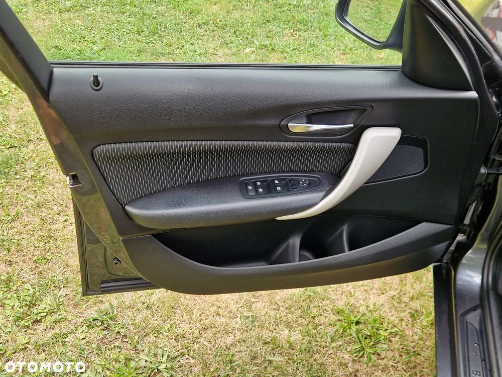BMW Seria 1 116d EfficientDynamics - 15