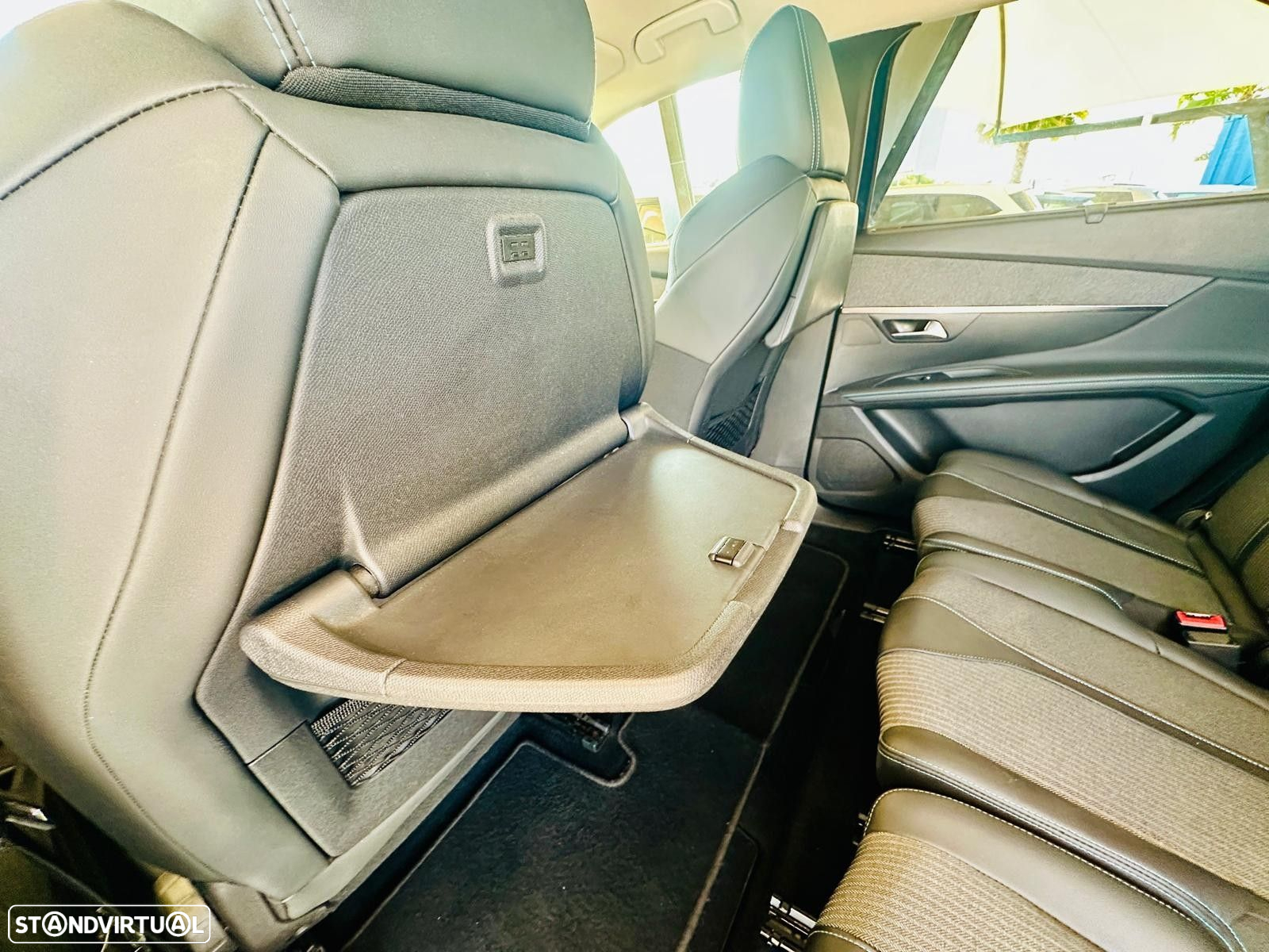 Peugeot 5008 1.5 BlueHDi Allure EAT8 - 24