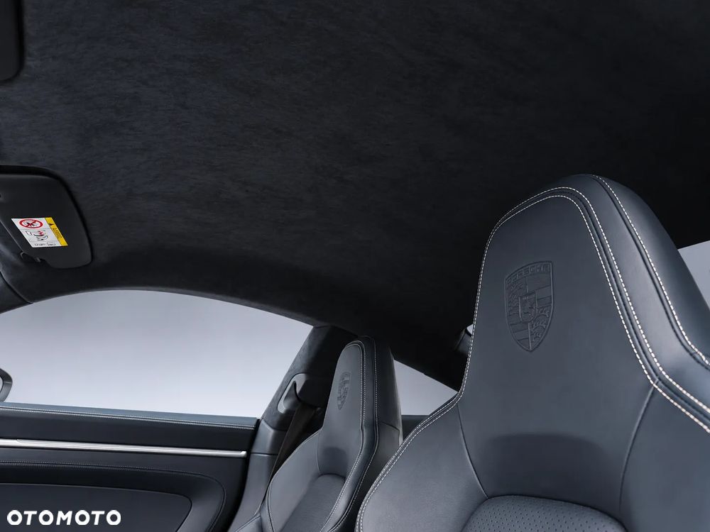 Porsche 911 Carrera 4S - 11