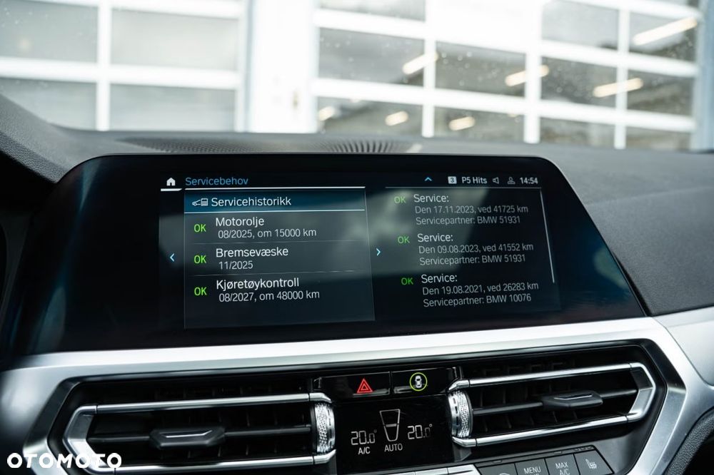 BMW Seria 3 330e xDrive - 19