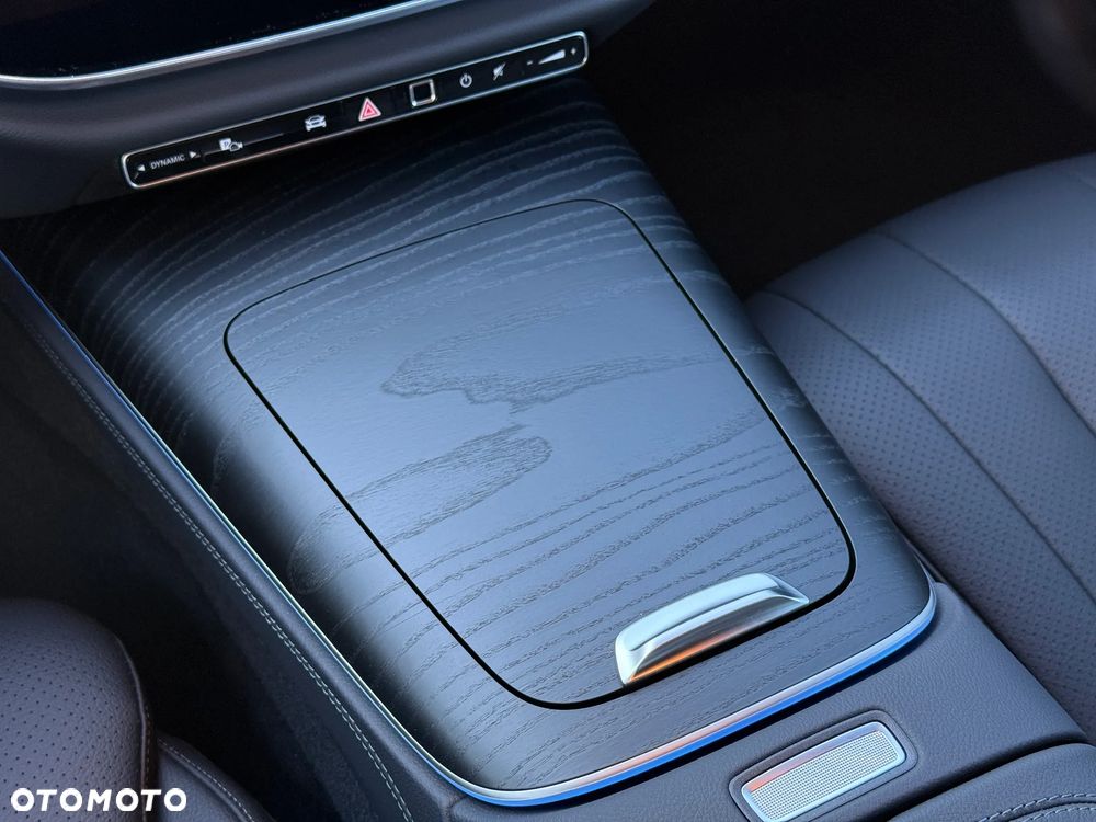 Mercedes-Benz Klasa E 200 9G-TRONIC AMG Line NIGHT Edition - 14