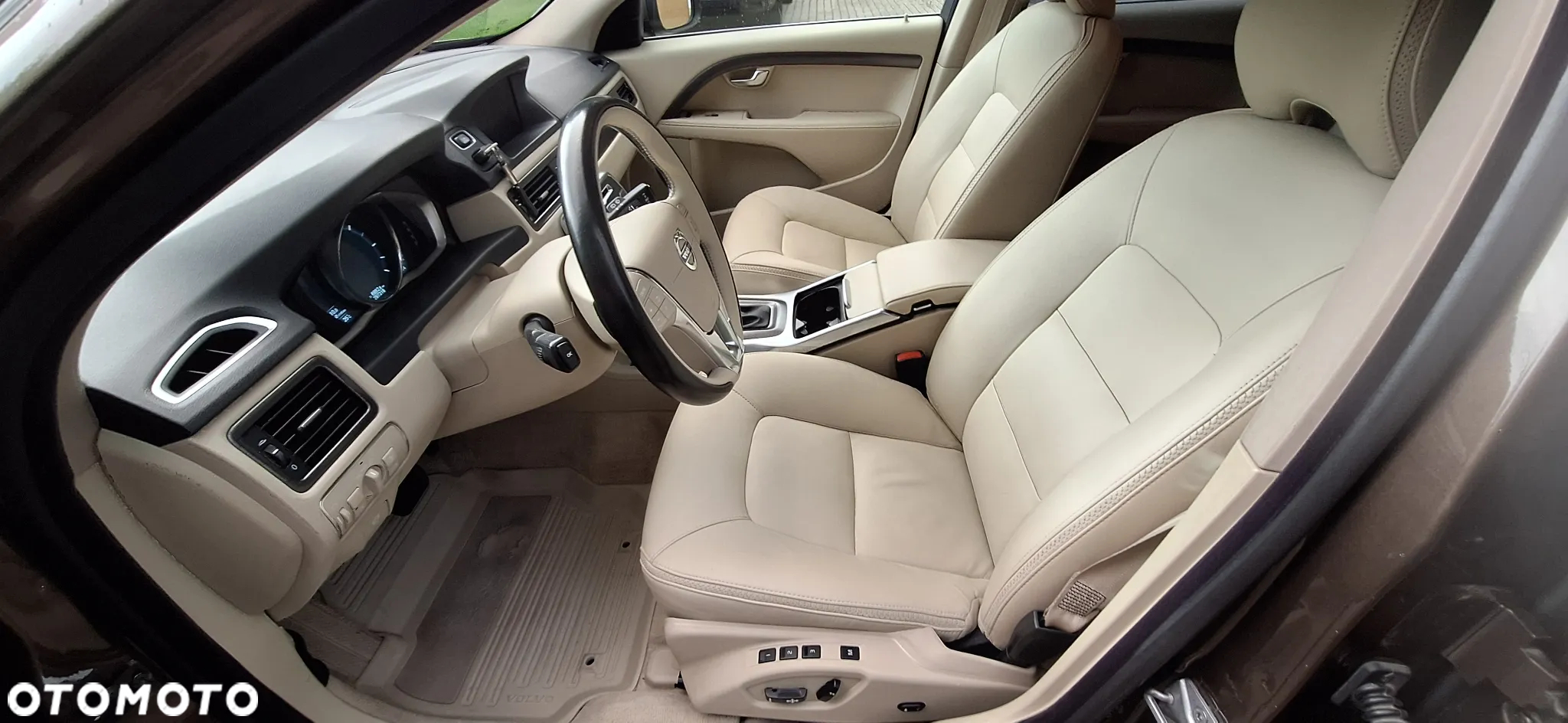 Volvo XC 70 D5 AWD Summum - 9