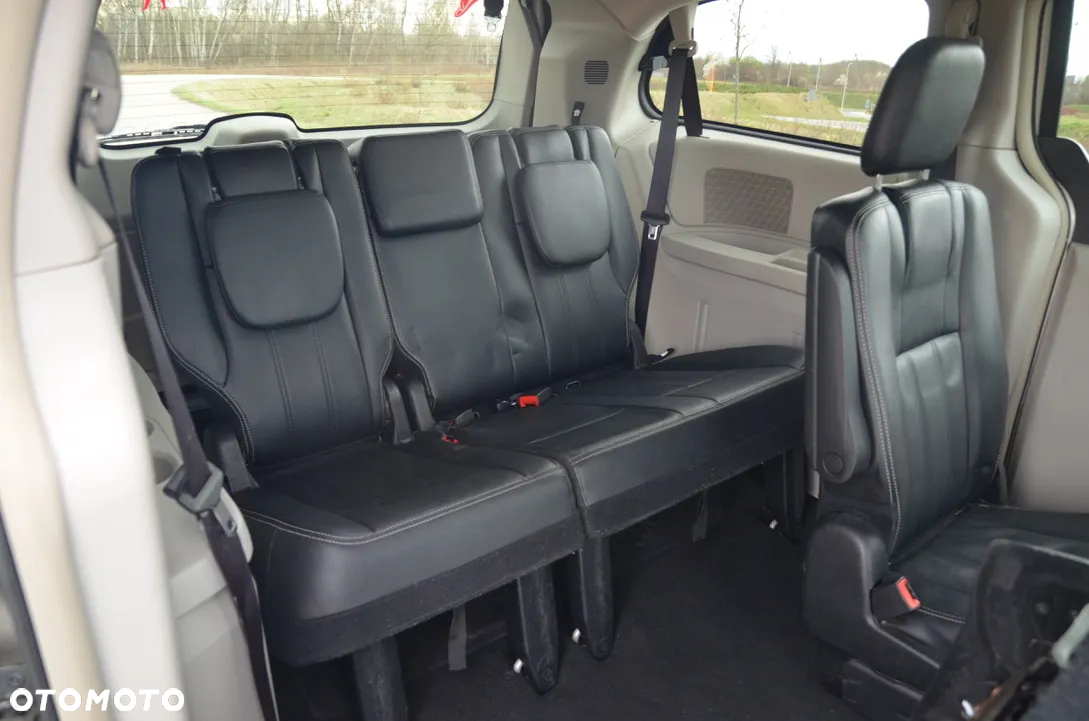 Chrysler Town & Country 3.6 Touring - 13