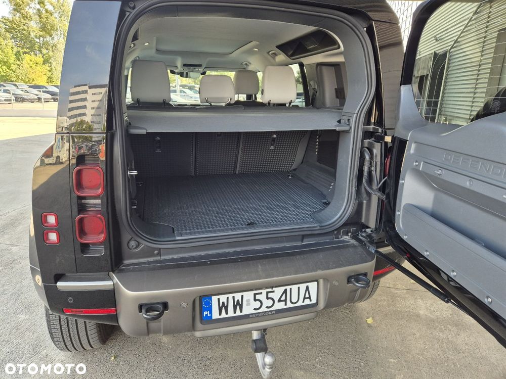 Land Rover Defender 110 D250 X-Dynamic SE - 7