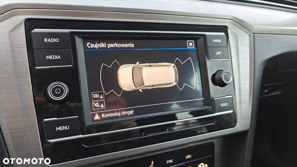 Volkswagen Passat - 19