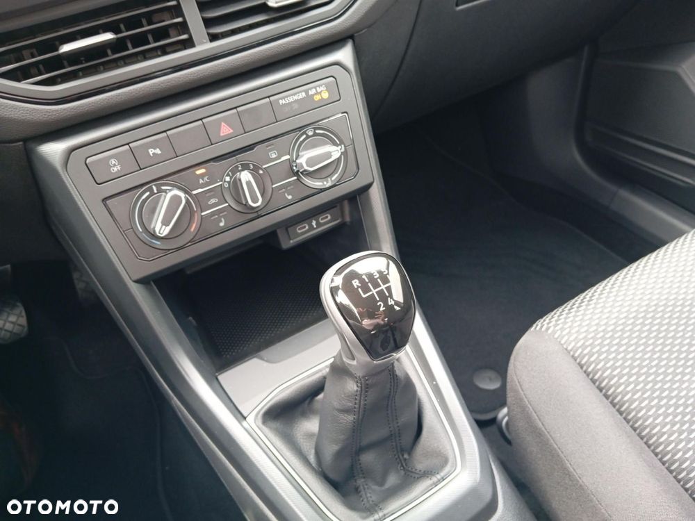 Volkswagen T-Cross - 16