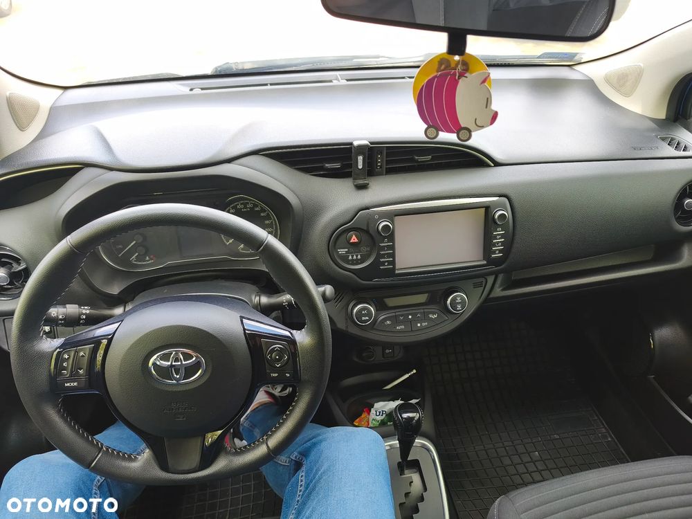Toyota Yaris 1.5 VVT-i Team Deutschland - 7