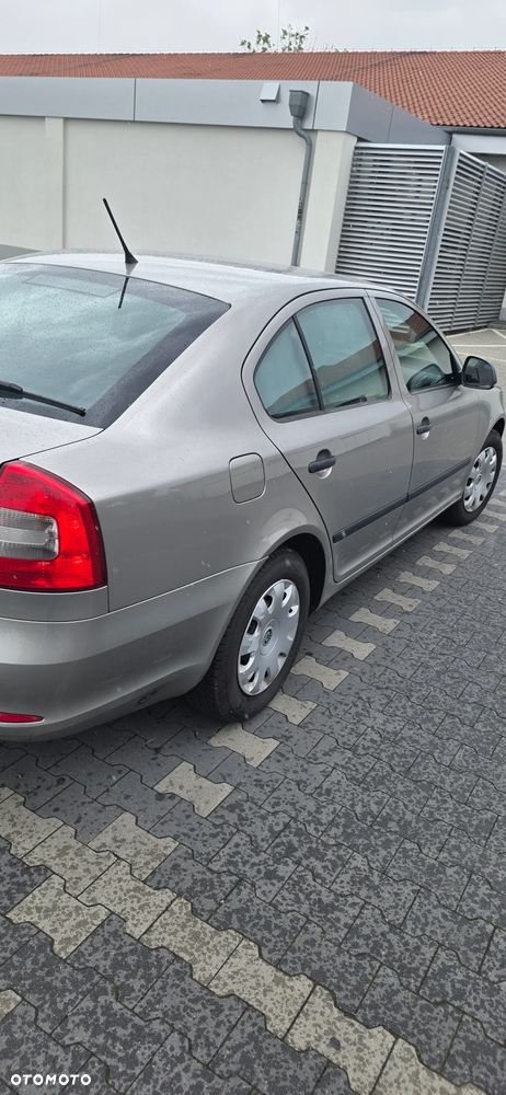 Skoda Octavia 1.6 Ambiente EU5 - 3