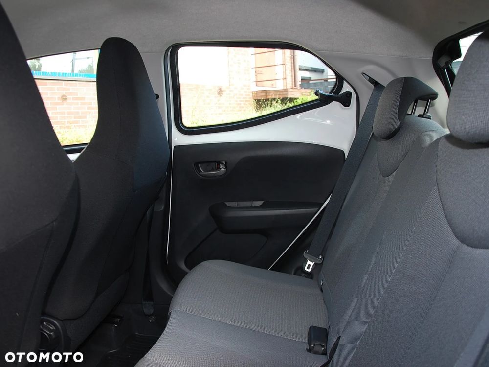 Toyota Aygo x-play - 10