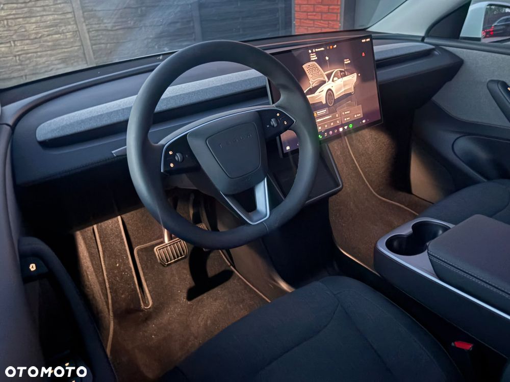 Tesla Model Y Standard - 15