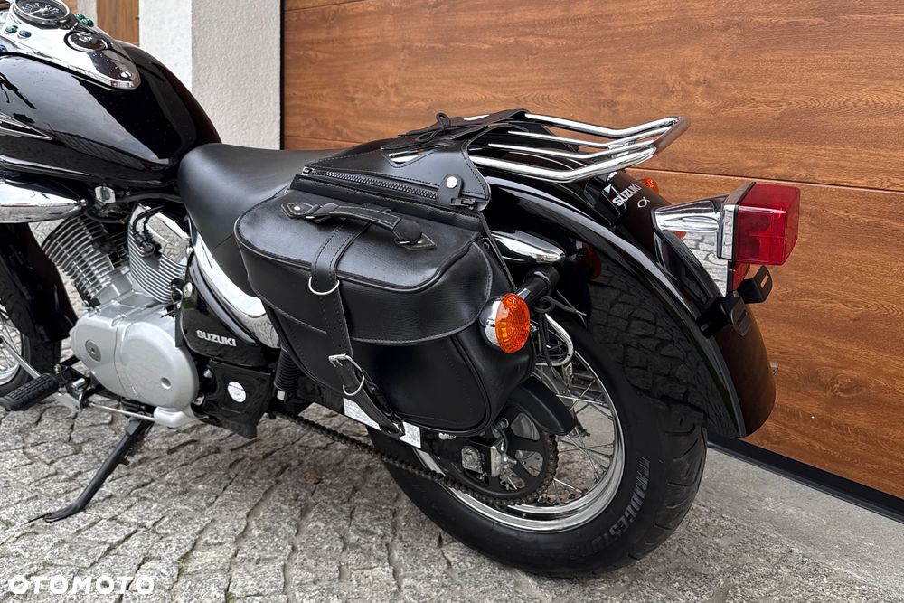 Suzuki Intruder - 25