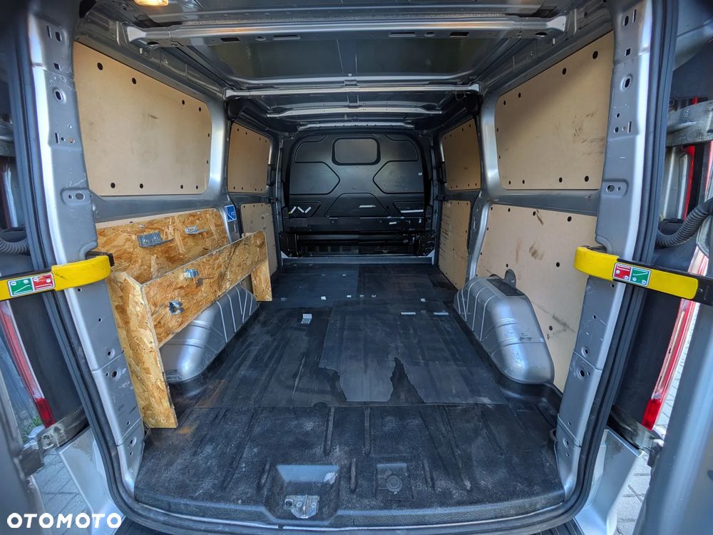 Ford TRANSIT CUSTOM - 22