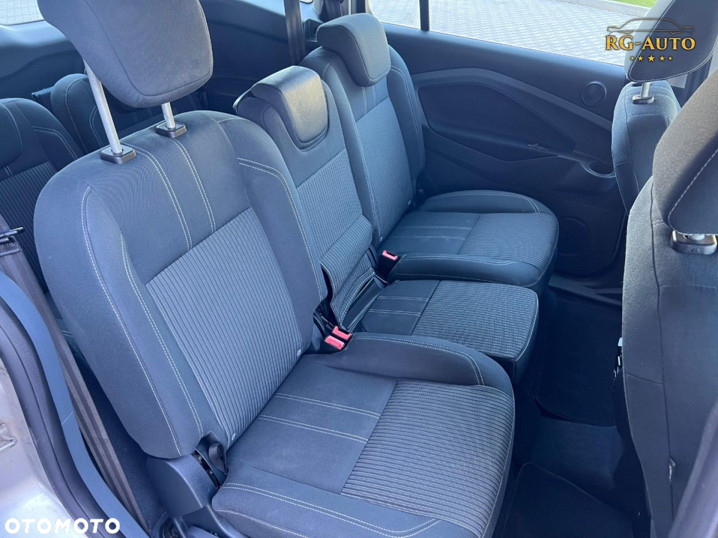 Ford Grand C-MAX - 25