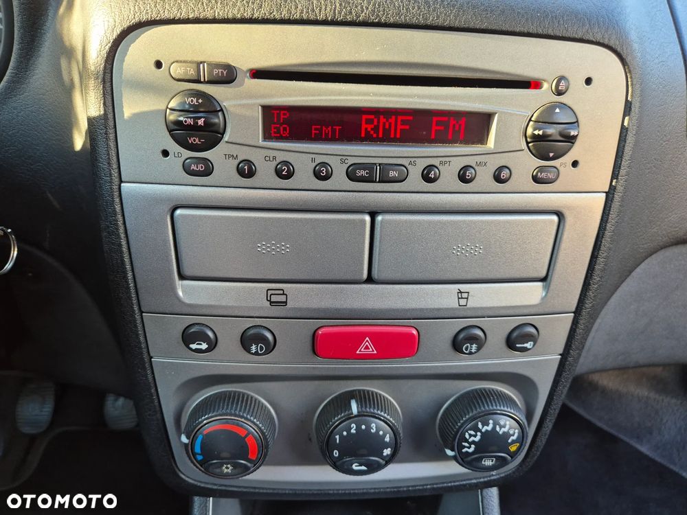 Alfa Romeo 147 - 21