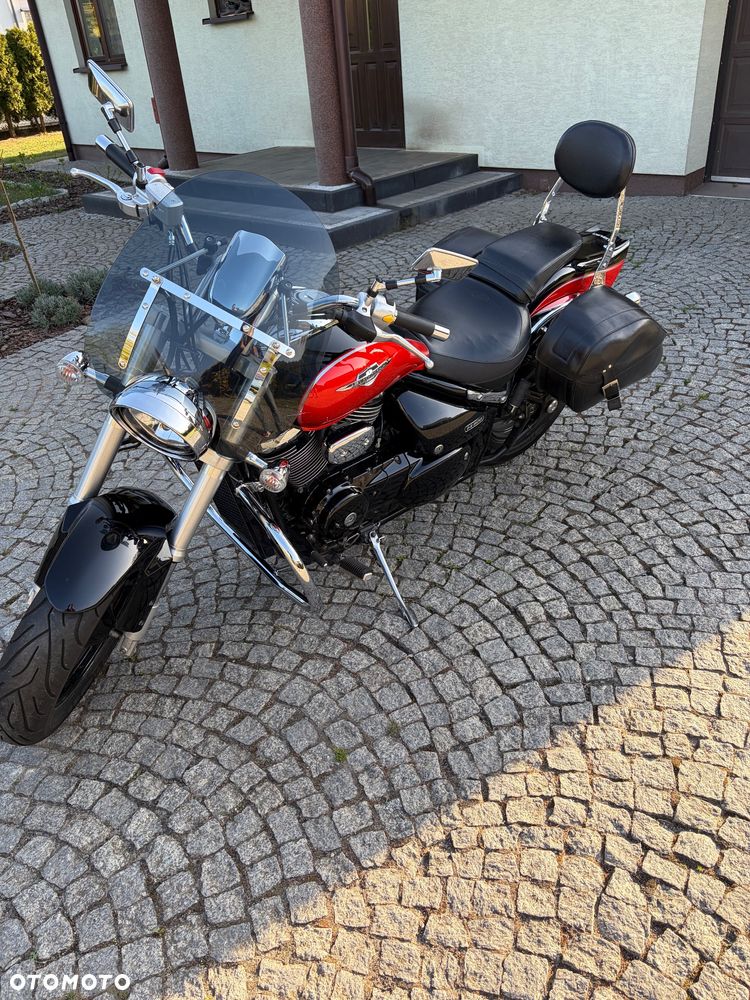 Suzuki Intruder - 10