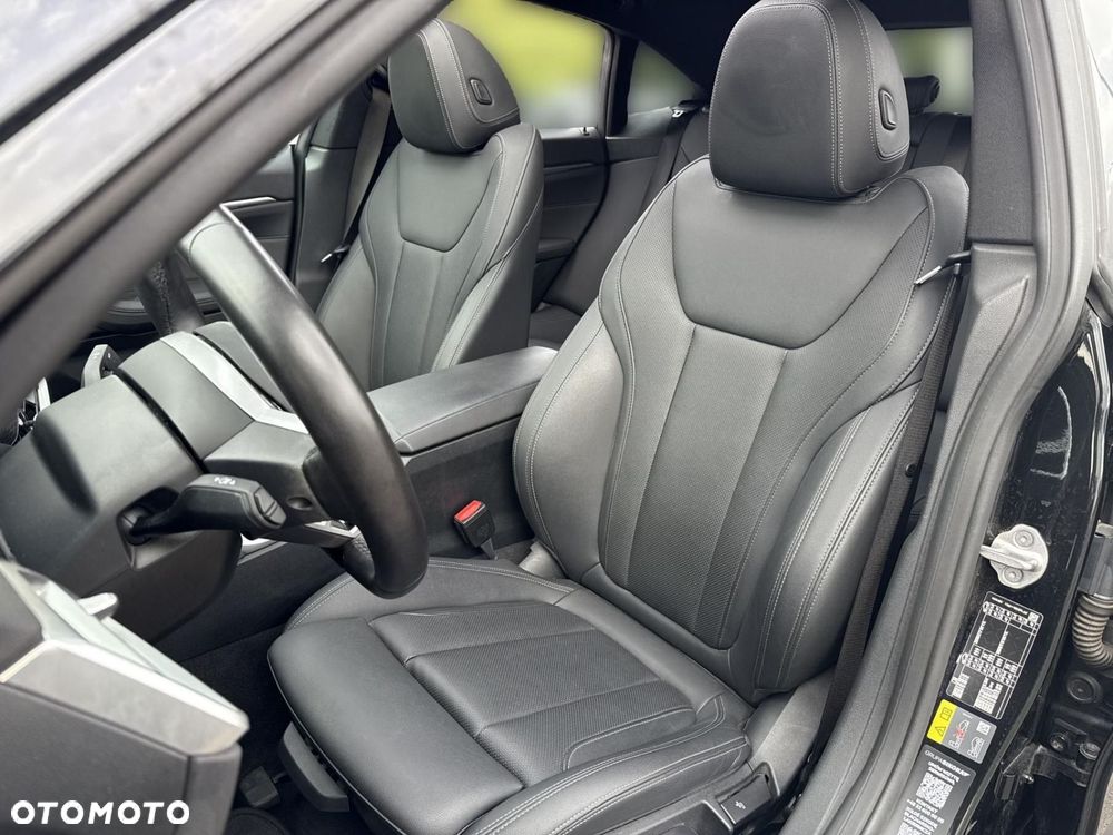 BMW i4 - 12