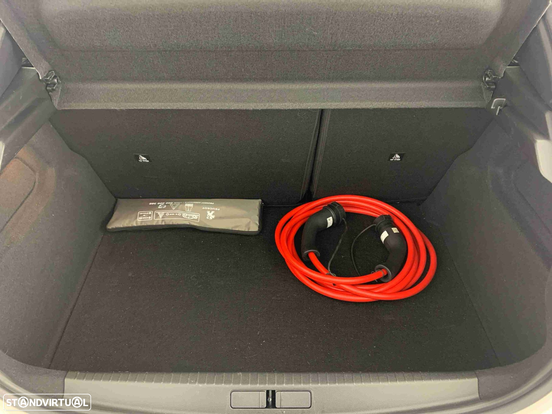 Peugeot e-208 51 kWh GT - 14
