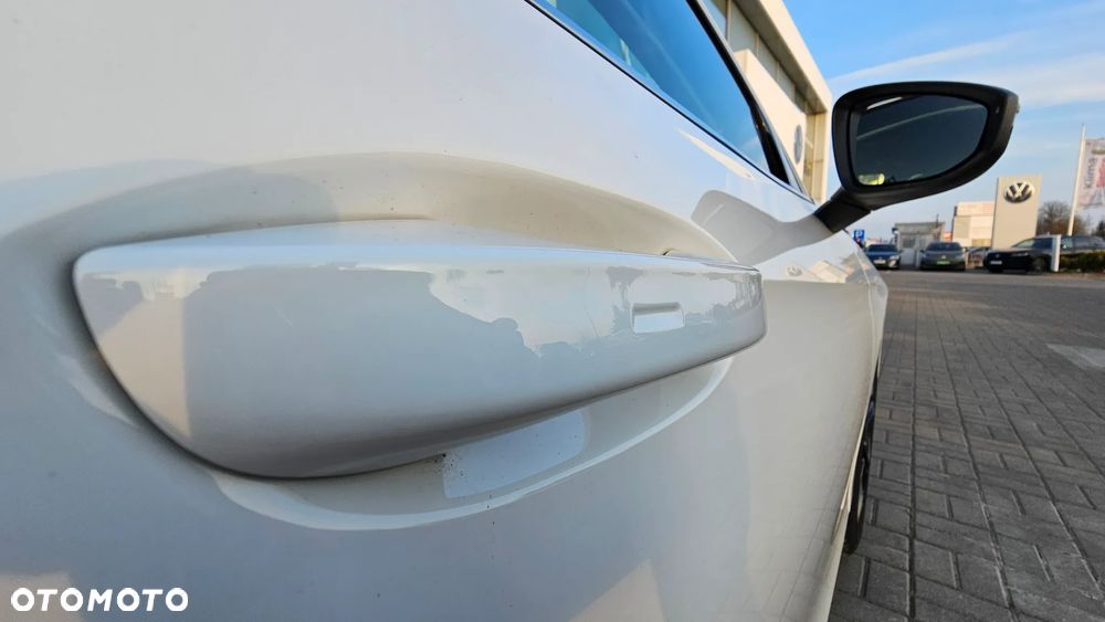 Volkswagen Passat - 15