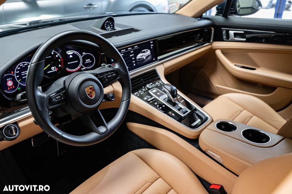 Porsche Panamera 4 E-Hybrid - 5